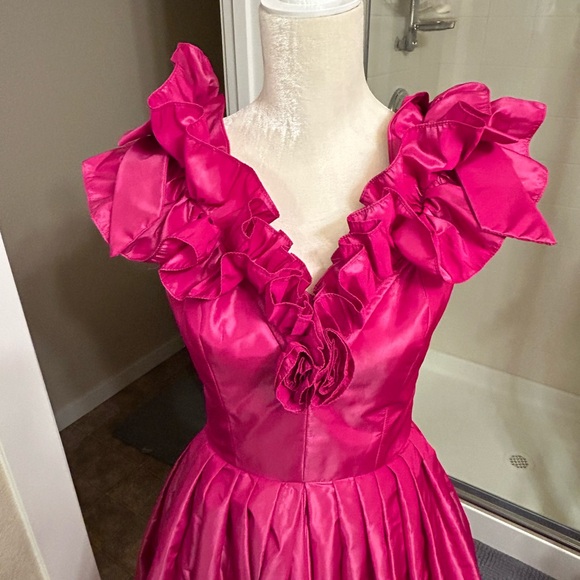 Vintage Victor Costa Size 6 Iridescent Pink Taffeta Ball Gown Dress - Picture 3 of 8